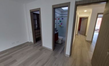 VENDO casa Jockey Club Ciudad Jardín Cali