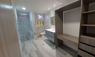 VENDO casa Jockey Club Ciudad Jardín Cali