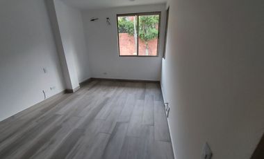 VENDO casa Jockey Club Ciudad Jardín Cali