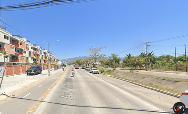 Excelente casa ubicada en colonia Parque Las Palmas, con 3 recamaras y 70m2, Muy cerca del Aeropuerto.