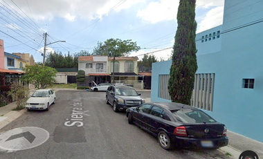 Casa en colonia San Patricio, Guadalajara, Jalisco, con 4 recamaras y 175m2, a unos minutos de Plaza Independencia.