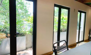 Edificio en venta con local comercial y oficinas