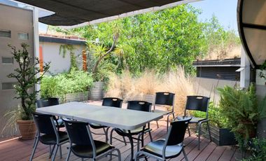 Edificio en venta con local comercial y oficinas