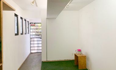 Edificio en venta con local comercial y oficinas