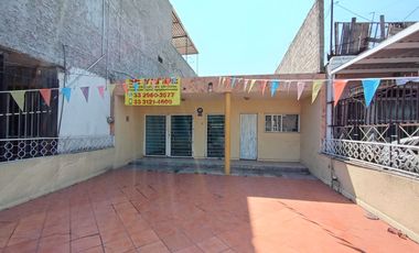 CASA EN VENTA PARA REMODELAR SOBRE AV. REVOLUCIÓN, FRENTE AL COLEGIO ANÁHUAC REVOLUCIÓN.