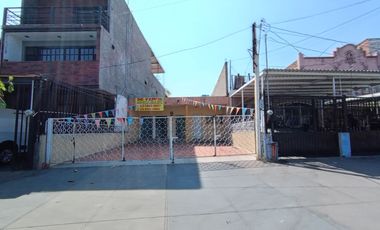 CASA EN VENTA PARA REMODELAR SOBRE AV. REVOLUCIÓN, FRENTE AL COLEGIO ANÁHUAC REVOLUCIÓN.