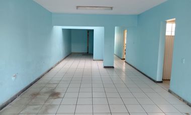 CASA EN VENTA PARA REMODELAR SOBRE AV. REVOLUCIÓN, FRENTE AL COLEGIO ANÁHUAC REVOLUCIÓN.