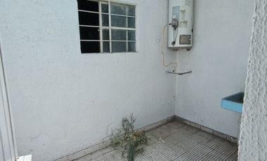 CASA EN VENTA PARA REMODELAR SOBRE AV. REVOLUCIÓN, FRENTE AL COLEGIO ANÁHUAC REVOLUCIÓN.