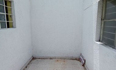 CASA EN VENTA PARA REMODELAR SOBRE AV. REVOLUCIÓN, FRENTE AL COLEGIO ANÁHUAC REVOLUCIÓN.