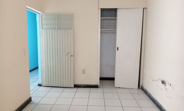 CASA EN VENTA PARA REMODELAR SOBRE AV. REVOLUCIÓN, FRENTE AL COLEGIO ANÁHUAC REVOLUCIÓN.