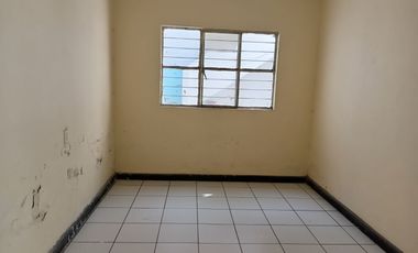 CASA EN VENTA PARA REMODELAR SOBRE AV. REVOLUCIÓN, FRENTE AL COLEGIO ANÁHUAC REVOLUCIÓN.