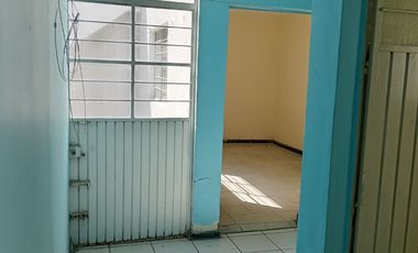 CASA EN VENTA PARA REMODELAR SOBRE AV. REVOLUCIÓN, FRENTE AL COLEGIO ANÁHUAC REVOLUCIÓN.