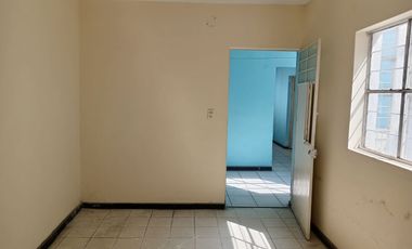 CASA EN VENTA PARA REMODELAR SOBRE AV. REVOLUCIÓN, FRENTE AL COLEGIO ANÁHUAC REVOLUCIÓN.