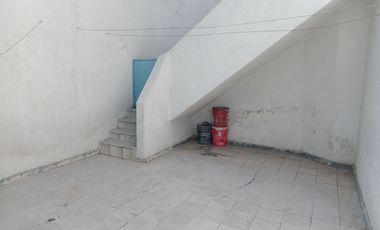CASA EN VENTA PARA REMODELAR SOBRE AV. REVOLUCIÓN, FRENTE AL COLEGIO ANÁHUAC REVOLUCIÓN.