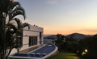 CASA  MODERNA EN VENTA EN FRACCIONAMIENTO TAMOANCHAN, MORELOS