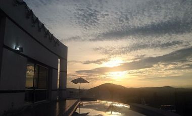 CASA  MODERNA EN VENTA EN FRACCIONAMIENTO TAMOANCHAN, MORELOS