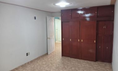 Casa remodelada de 4 recámaras, tres niveles en Ecatepec, a 5 minutos del Palacio Municipal