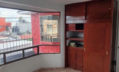 Casa remodelada de 4 recámaras, tres niveles en Ecatepec, a 5 minutos del Palacio Municipal