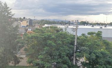 Casa remodelada de 4 recámaras, tres niveles en Ecatepec, a 5 minutos del Palacio Municipal