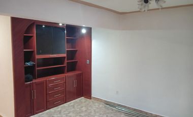 Casa remodelada de 4 recámaras, tres niveles en Ecatepec, a 5 minutos del Palacio Municipal