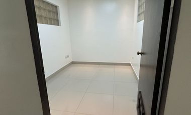 RENTA DE OFICINA MÚLTIPLE EN CENTRO DE MONTERREY
