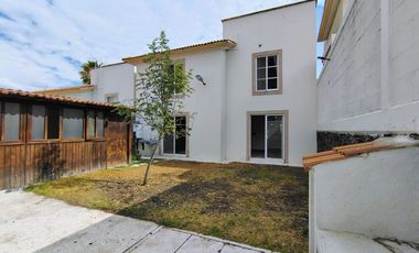 RENTA CASA EN PRIVADA DENTRO DE CUMBRES DEL LAGO JURIUILLA QUERÉTARO