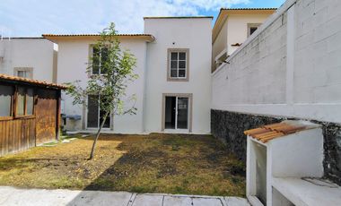 RENTA CASA EN PRIVADA DENTRO DE CUMBRES DEL LAGO JURIUILLA QUERÉTARO