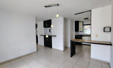 RENTA CASA EN PRIVADA DENTRO DE CUMBRES DEL LAGO JURIUILLA QUERÉTARO