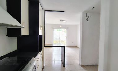 RENTA CASA EN PRIVADA DENTRO DE CUMBRES DEL LAGO JURIUILLA QUERÉTARO