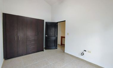 RENTA CASA EN PRIVADA DENTRO DE CUMBRES DEL LAGO JURIUILLA QUERÉTARO