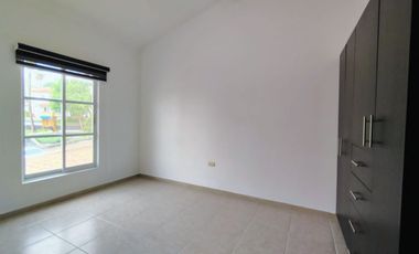 RENTA CASA EN PRIVADA DENTRO DE CUMBRES DEL LAGO JURIUILLA QUERÉTARO