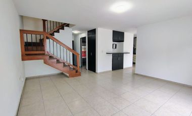 RENTA CASA EN PRIVADA DENTRO DE CUMBRES DEL LAGO JURIUILLA QUERÉTARO