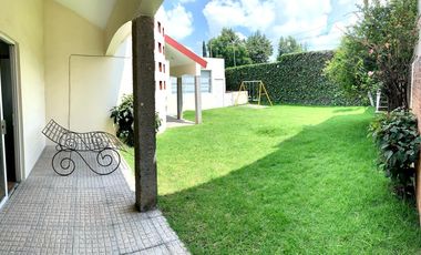 CASA DE UN PISO EN ARBOLEDAS DE GUADALUPE, SECCION FUENTES, CON  AMPLIO JARDIN.