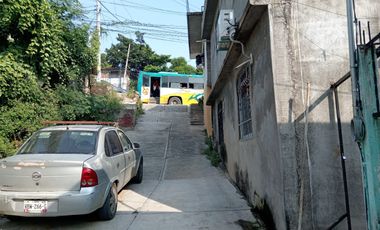 Casa en Acapulco col. Los Lirios cerca de carretera