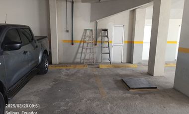 VENDO DEPARTAMENTO EN EDIFICIO  CAMBORIU SUITES ,SALINAS, SANTA ELENA
