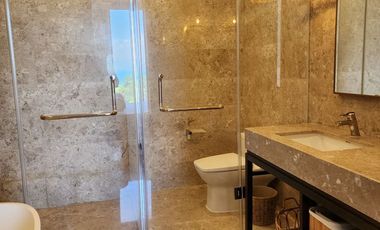 1 BR CONDO SHERATON RESIDENCE MACTAN CEBU SALE OR RENT