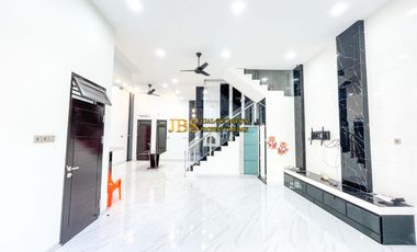 Dijual Villa Baru Siap Huni Lux Komplek Cemara Asri  Jl. Pisang