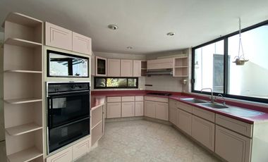 Casa de 4 recámaras en Renta en JARDINES DE ZAVALETA