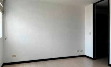 47673 Apartamento en Arriendo sector El Trianon