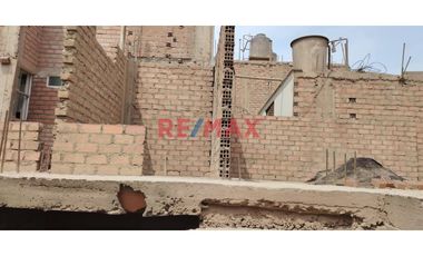 Venta De Casa Como Terreno 159M2 En Los Olivos