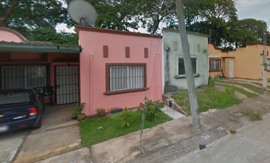 REMATE BANCARIO EN VENTA  Colibrí 210, Las Arboledas, 96346 Fraccionamiento las Arboledas, Ver., México