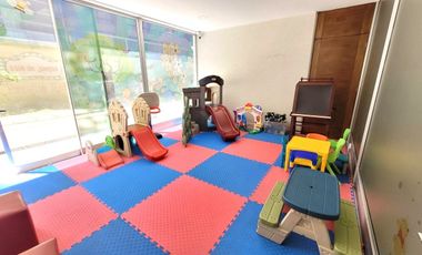 IMPECABLE CON ESTACIONAMIENTO Y BODEGA / LORD COCHRANE