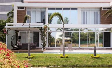 Isla Mocolí, venta de hermosa casa 4 dormitorios con piscina vista a Lago