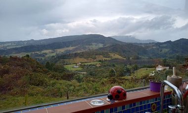 CASA CAMPESTRE EN VENTA EN LA VÍA A LA CALERA