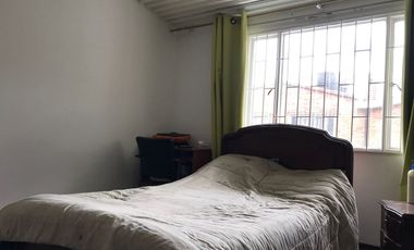 CASA EN VENTA EN LA ESMERALDA