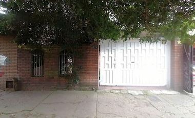 CASA EN VENTA EN LA ESMERALDA