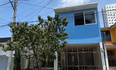 Ensueños Amplia Casa A Un Costado de Lunaparc