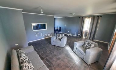 Leon Propiedades vende parcela con casa en sector Cuyuncavi alto, Curacaví.