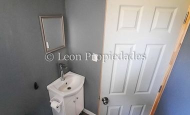 Leon Propiedades vende parcela con casa en sector Cuyuncavi alto, Curacaví.