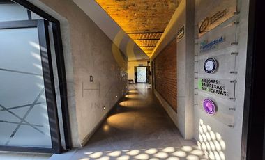 PROPIEDAD EN VENTA CON USO DE OFICINA EN COLONIA JARDINES DEL BOSQUE